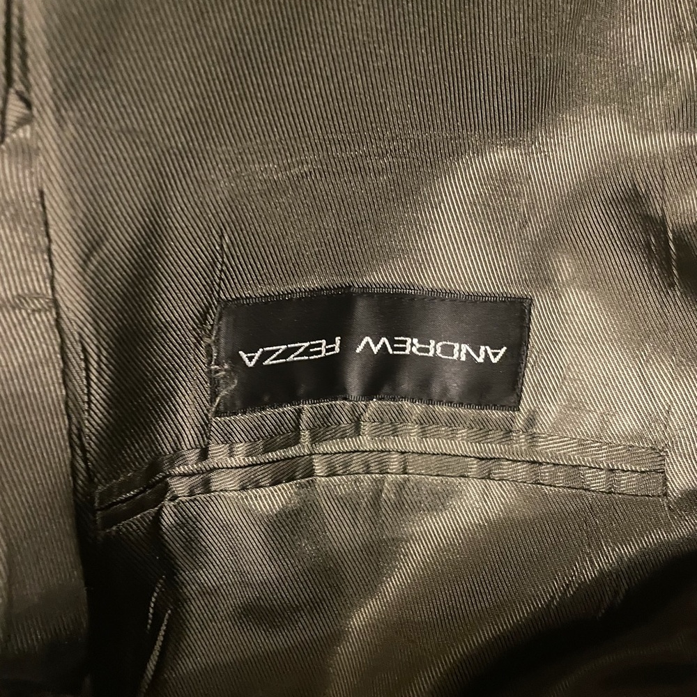 Men’s Andrew Fezza Suit - Picture 3 of 6